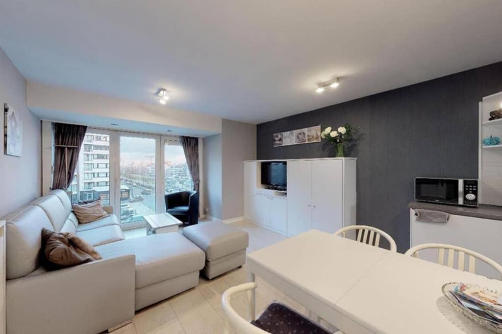 Studio Met Zeezicht Op Heldenplein Кнокке-Гейст Екстер'єр фото
