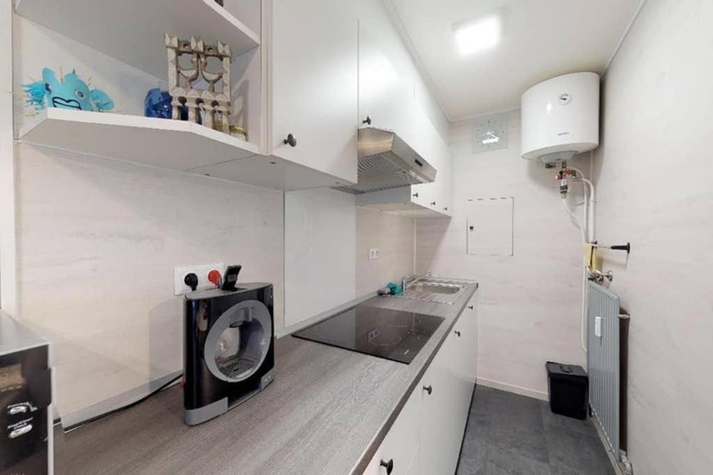 Studio Met Zeezicht Op Heldenplein Кнокке-Гейст Екстер'єр фото